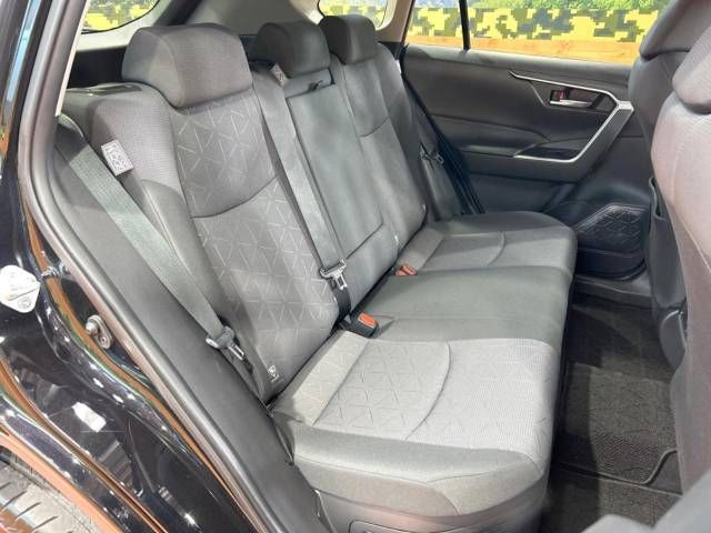 Toyota RAV4 2021-05 182401-9