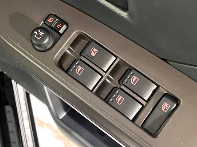 Toyota ROOMY 2023-04 183417-19