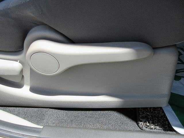Nissan CUBE 2010-03 28444-9