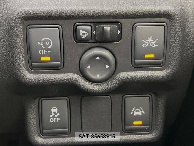 Nissan NOTE 2015-10 365411-7