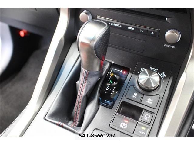 Lexus NX 2017-11 200646-12