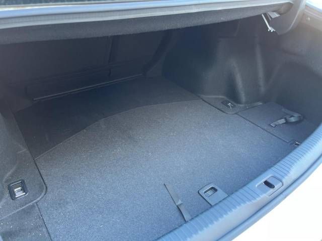 Lexus IS 2015-04 15187-11