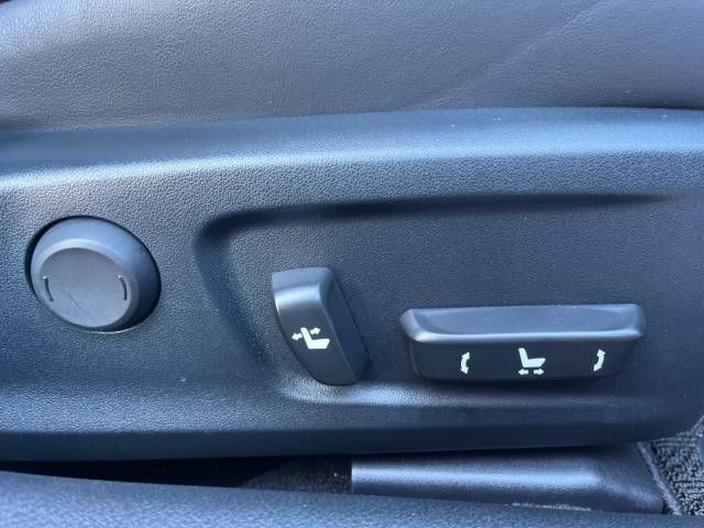 Lexus IS 2015-04 15187-7