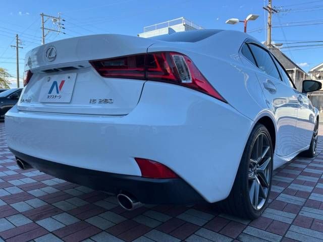 Lexus IS 2015-04 15187-15