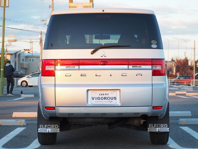 Mitsubishi DELICA D5 2010-03 187867-11