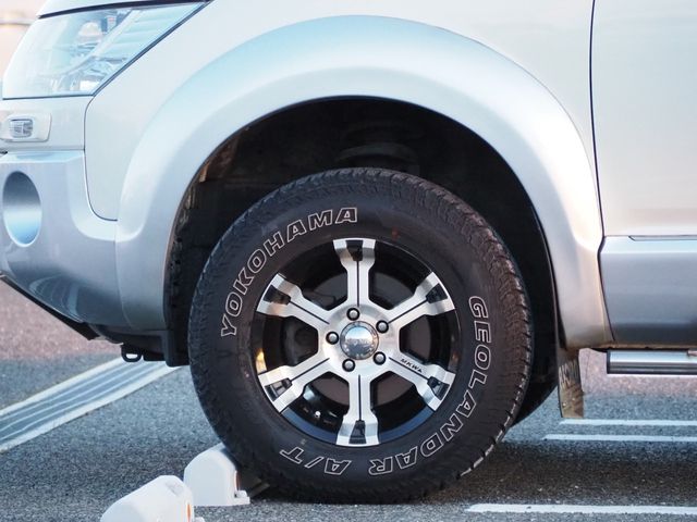 Mitsubishi DELICA D5 2010-03 187867-9