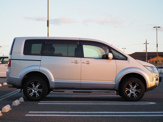 Mitsubishi DELICA D5 2010-03 187867-5