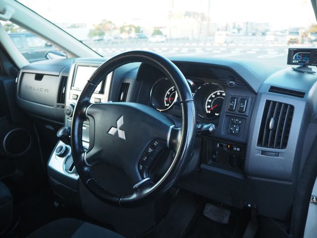 Mitsubishi DELICA D5 2010-03 187867-1