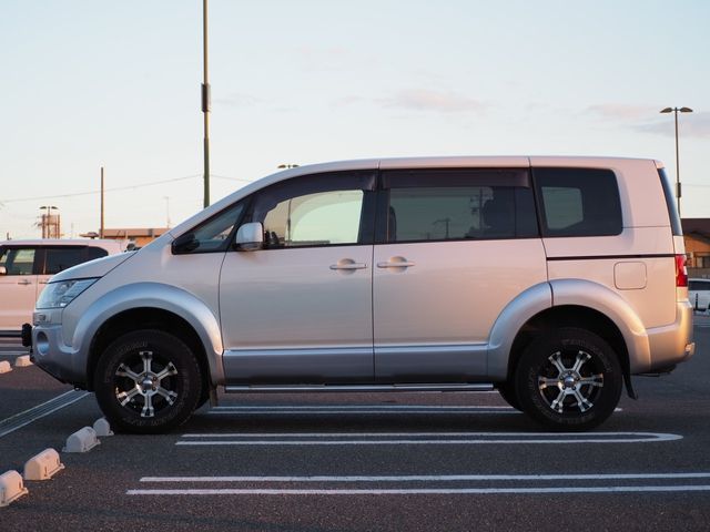 Mitsubishi DELICA D5 2010-03 187867-8