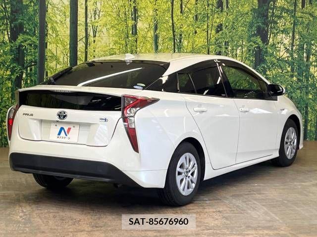 Toyota PRIUS 2017-04 282208-17