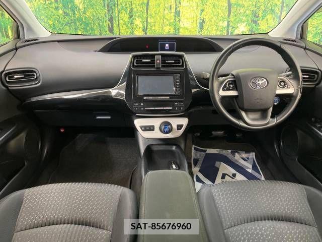 Toyota PRIUS 2017-04 282208-1