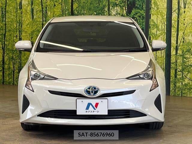 Toyota PRIUS 2017-04 282208-14