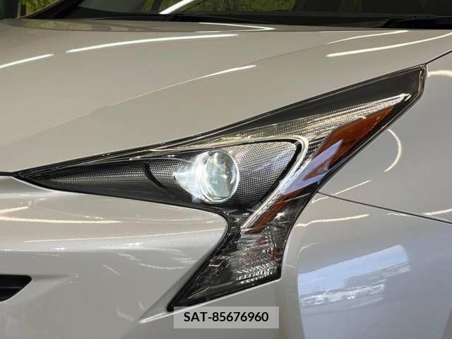 Toyota PRIUS 2017-04 282208-11
