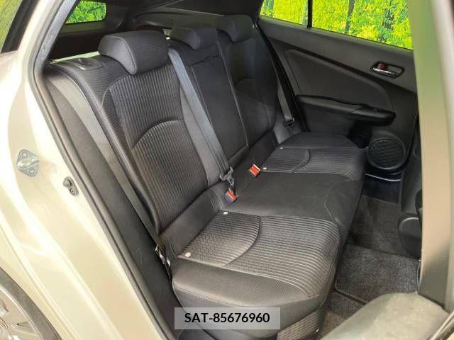 Toyota PRIUS 2017-04 282208-9