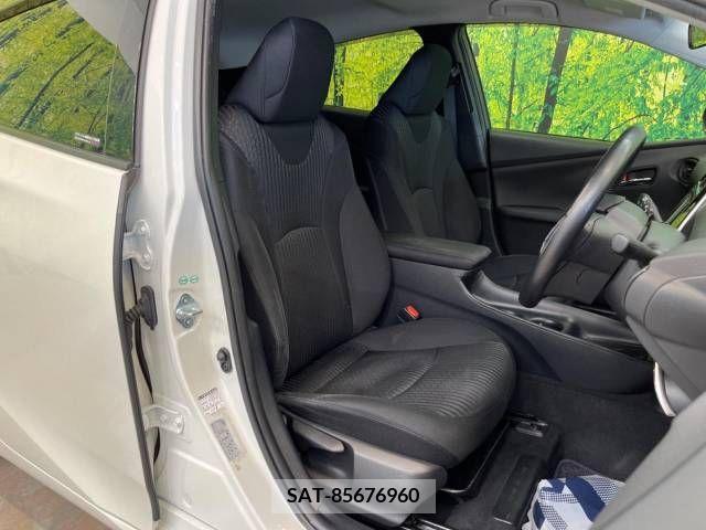 Toyota PRIUS 2017-04 282208-8