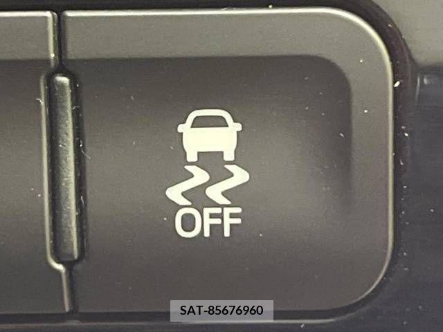 Toyota PRIUS 2017-04 282208-6