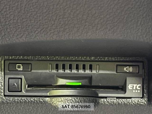 Toyota PRIUS 2017-04 282208-5