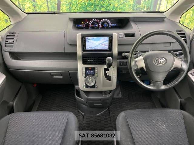 Toyota VOXY 2009-06 321298-1