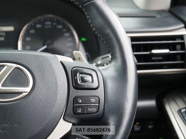 Lexus IS 2017-11 228440-16
