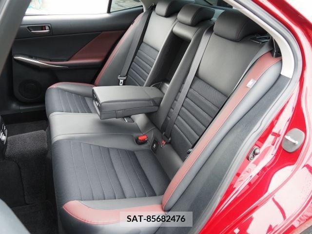 Lexus IS 2017-11 228440-14