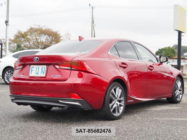 Lexus IS 2017-11 228440-4