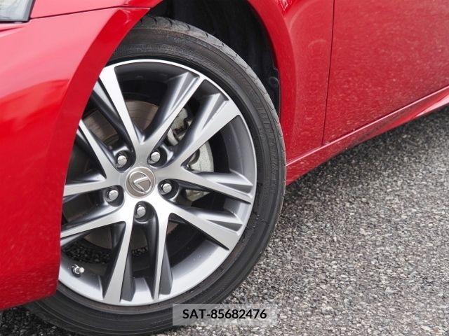 Lexus IS 2017-11 228440-9