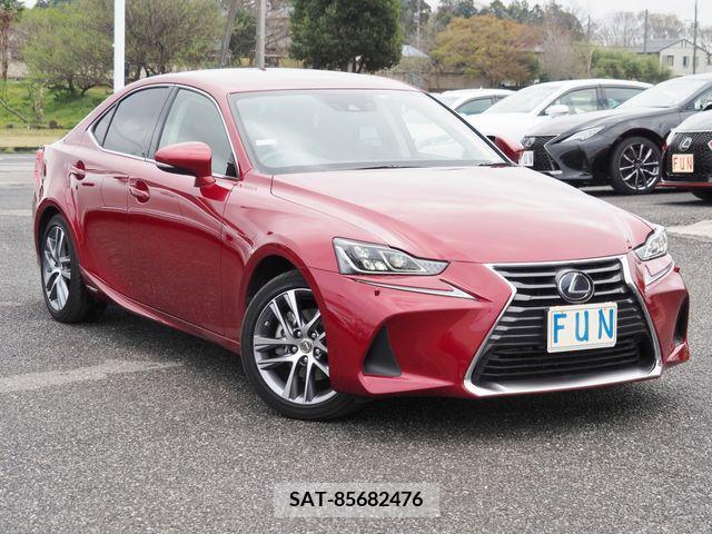 Lexus IS 2017-11 228440-2