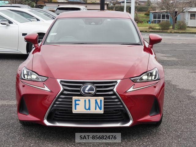 Lexus IS 2017-11 228440-1