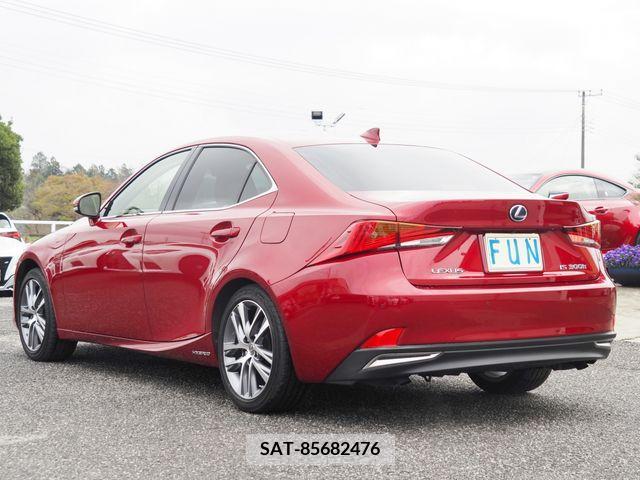 Lexus IS 2017-11 228440-5