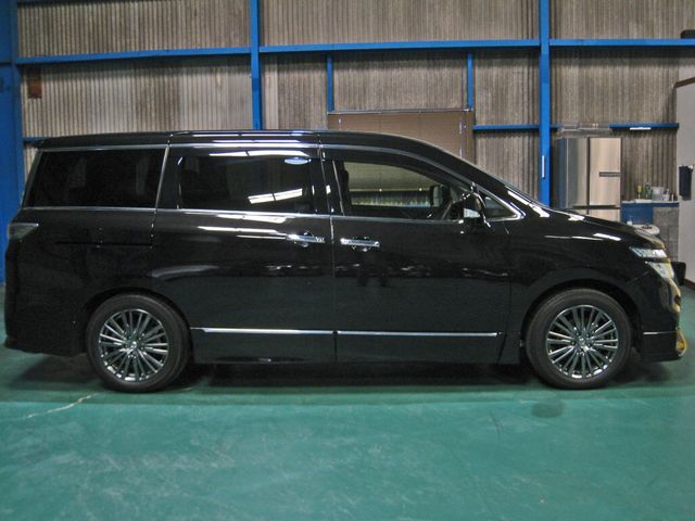Nissan ELGRAND 2019-07 3848-9