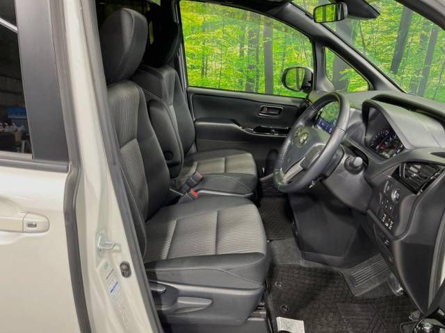 Toyota VOXY 2017-10 183420-8