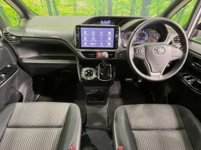 Toyota VOXY 2017-10 183420-1