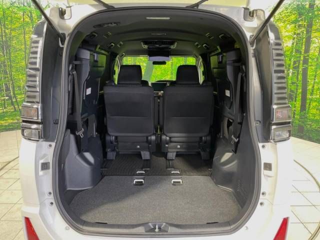 Toyota VOXY 2017-10 183420-11