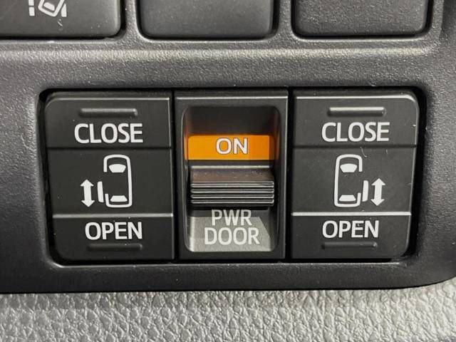 Toyota VOXY 2017-10 183420-7