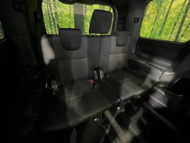 Toyota VOXY 2017-10 183420-10