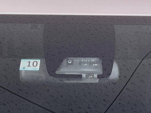 Toyota VOXY 2017-10 183420-2