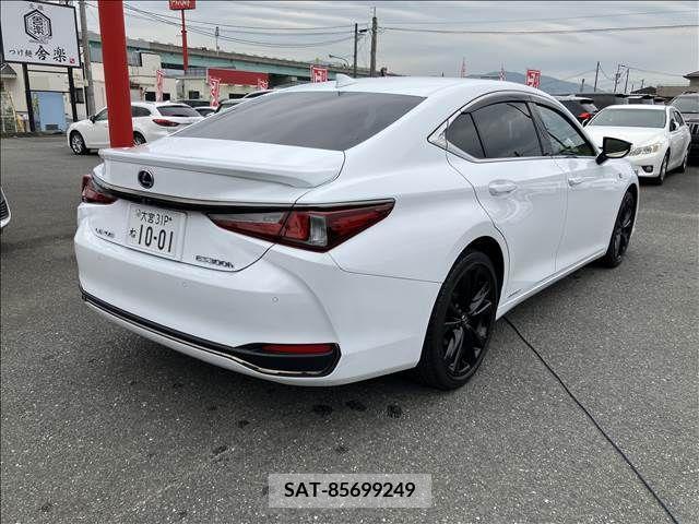Lexus ES 2022-02 275243-13