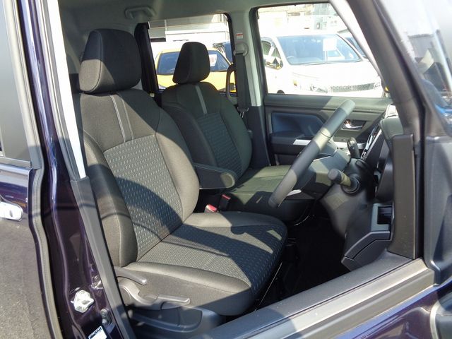 Toyota ROOMY 2022-04 183794-3