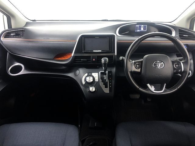 Toyota SIENTA 2017-01 27989-1