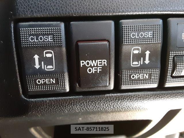 Nissan LAFESTA 2012-01 201248-5