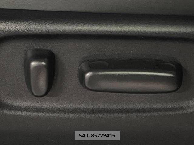Toyota ESTIMA 2017-01 221596-7