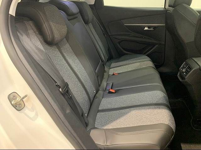 Peugeot 3008 2017-06 20869-5