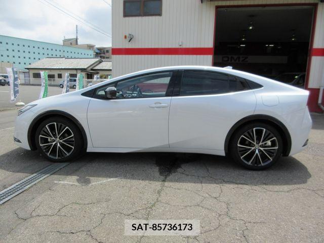 Toyota PRIUS 2023-02 242206-6