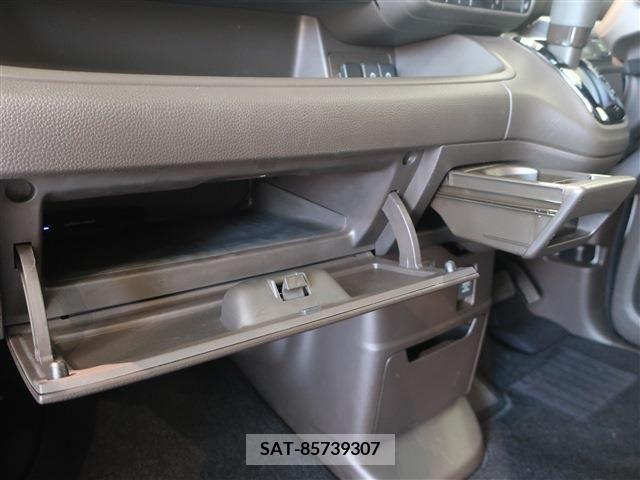 Honda N BOX 2022-03 214404-18