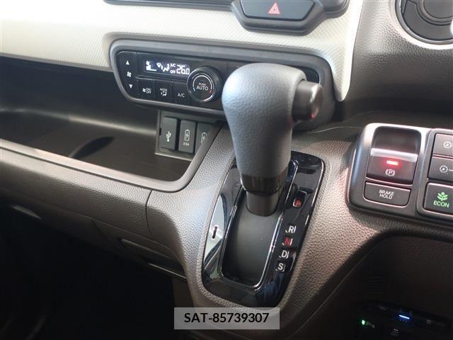 Honda N BOX 2022-03 214404-17