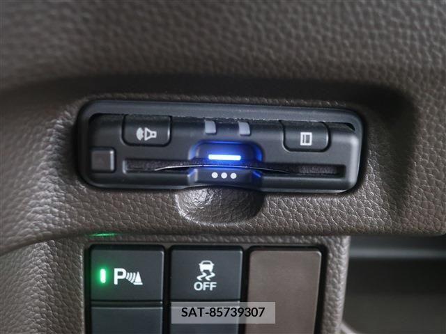 Honda N BOX 2022-03 214404-15