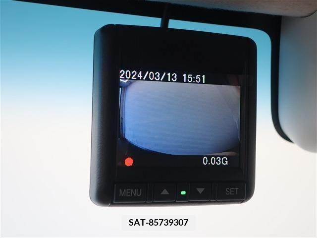 Honda N BOX 2022-03 214404-14