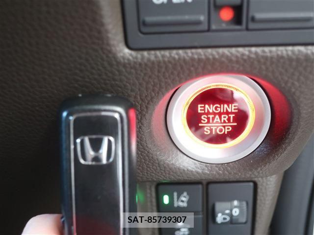 Honda N BOX 2022-03 214404-9