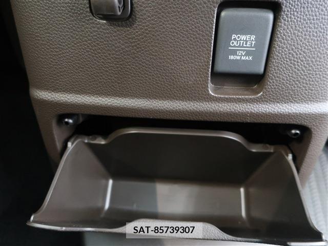 Honda N BOX 2022-03 214404-19