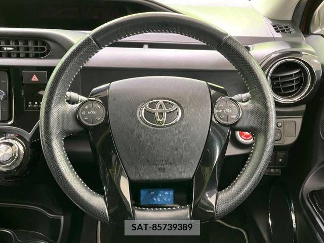 Toyota AQUA 2014-06 378145-11